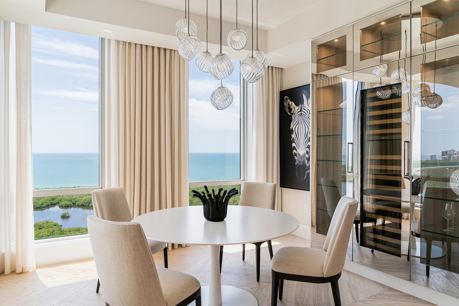 Private Penthouse, Mystique – Naples